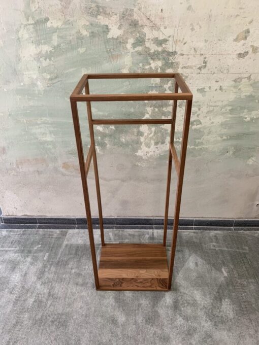 TB.21–Modern-Stummer-Diener