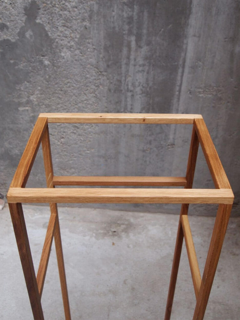 TB.21–Modern-Stummer-Diener